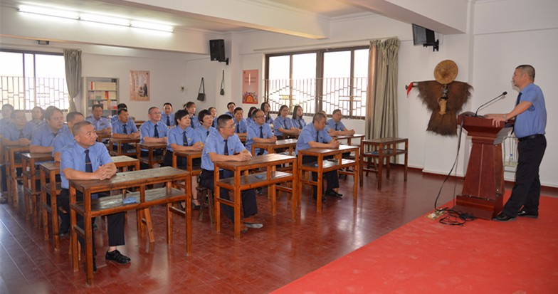 现场上党课.jpg 现场上党课.jpg