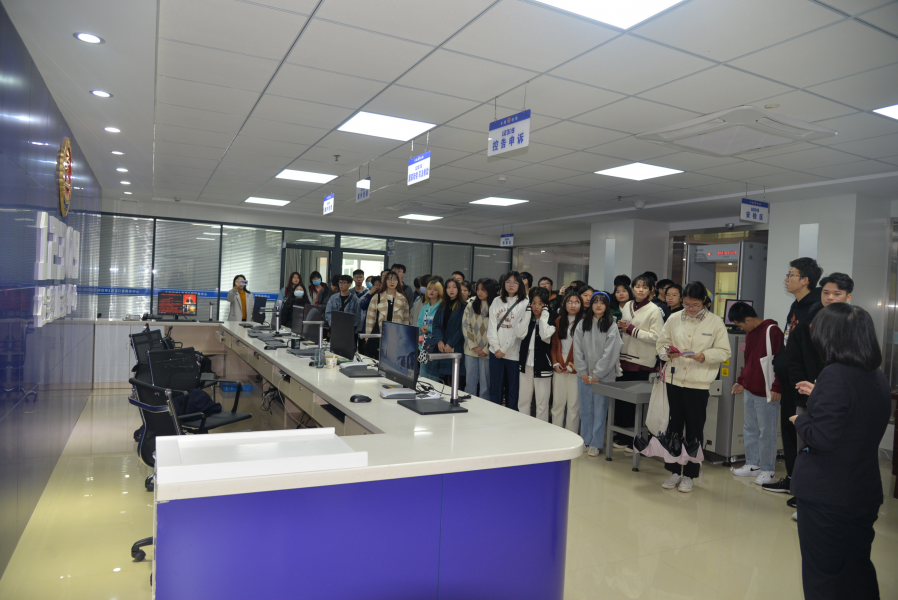 参观12309.JPG 参观12309.JPG