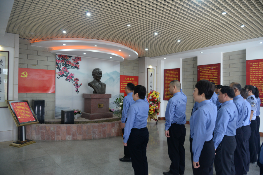 重温入党誓词.JPG 重温入党誓词.JPG