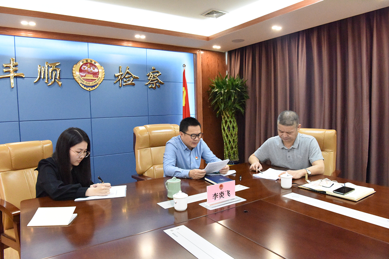 谈心谈话1_副本.jpg 谈心谈话1_副本.jpg