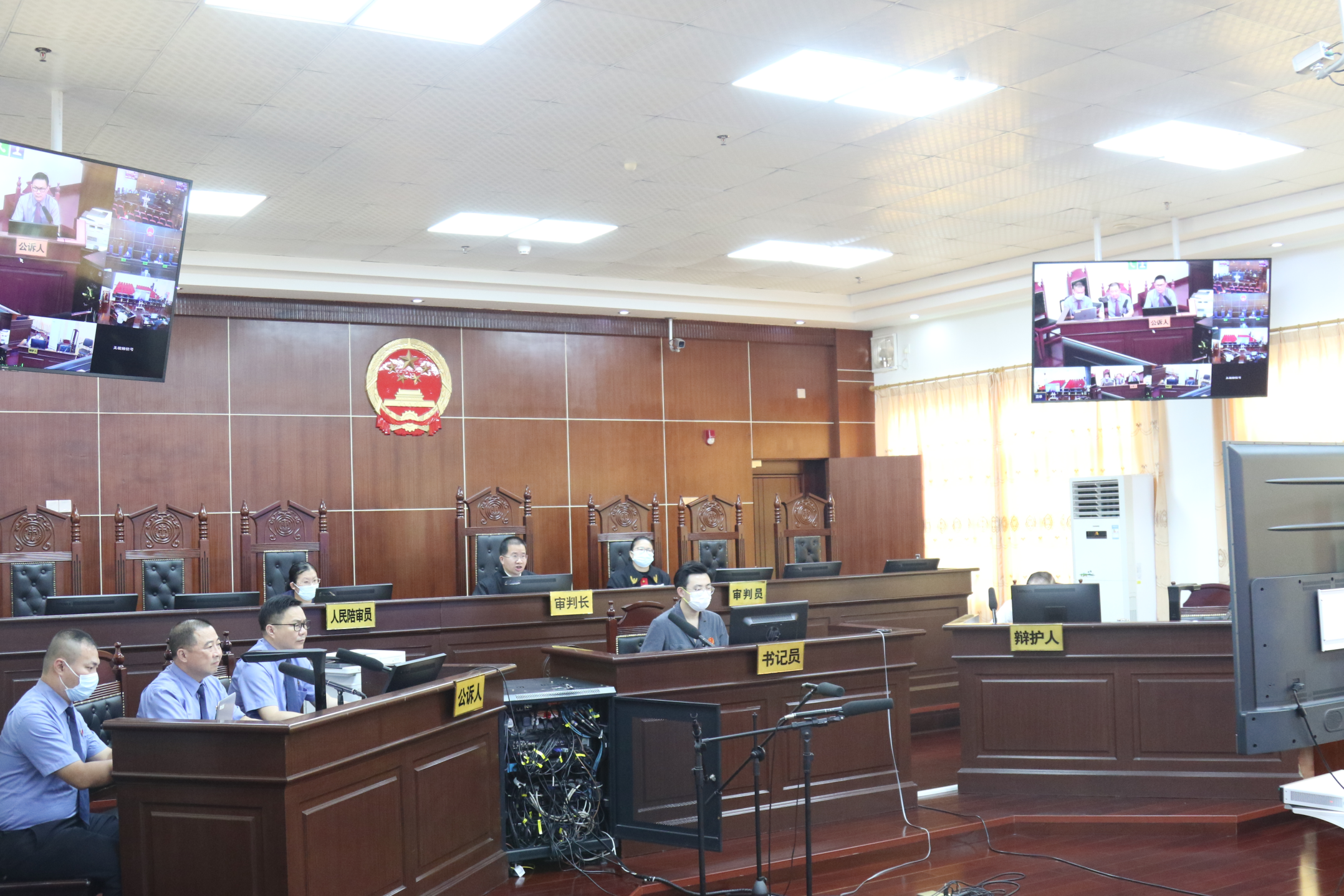 庭审现场.JPG