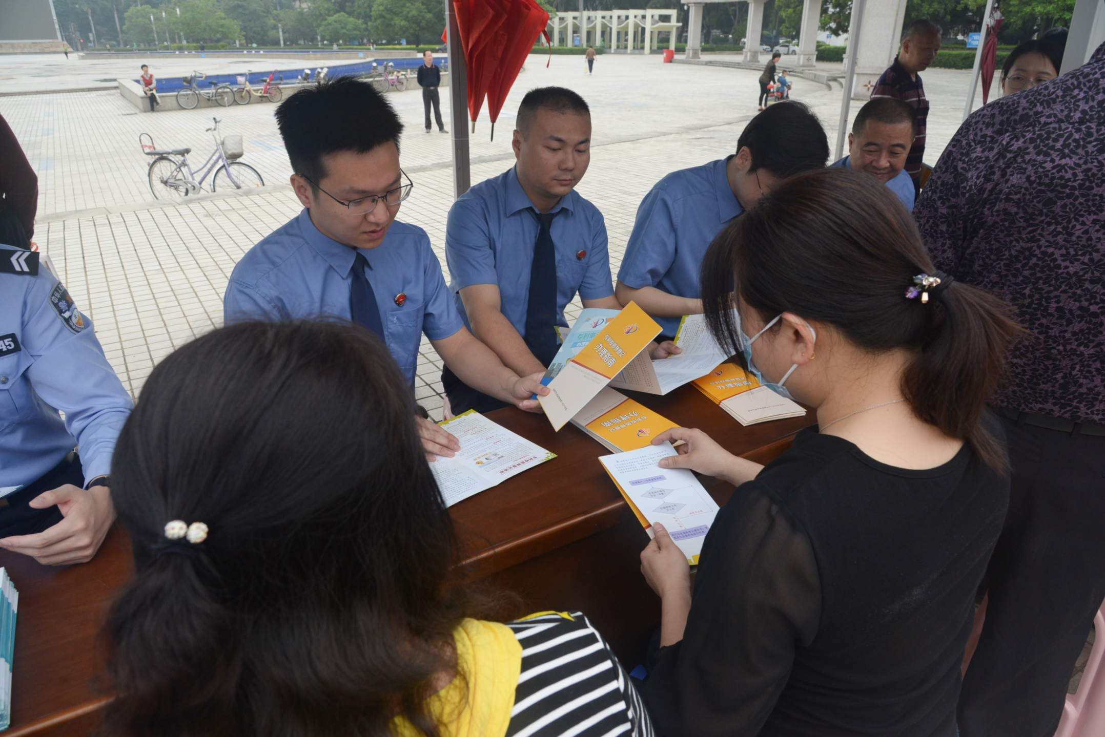 活动现场1.JPG 活动现场1.JPG