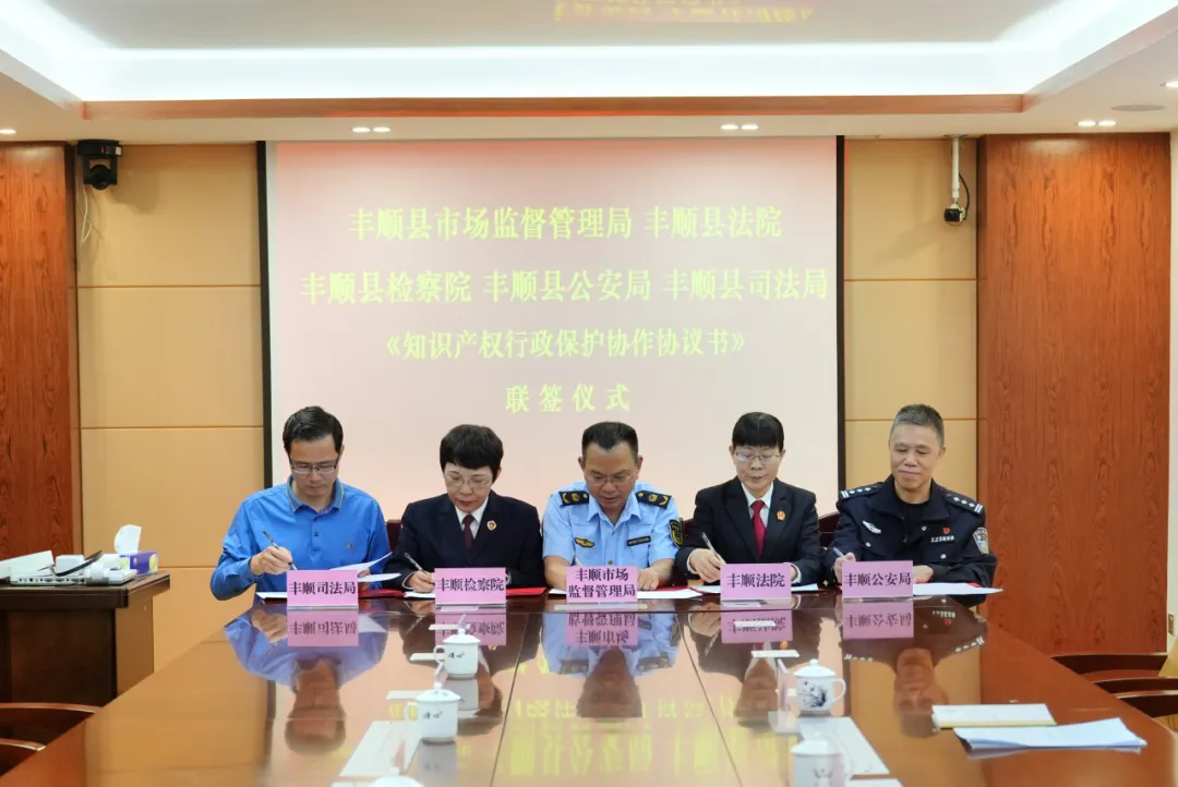 640.webp (1).png 640.webp (1).png